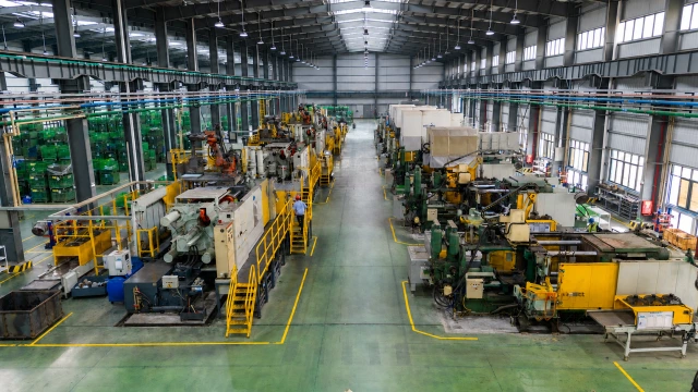 Production hall with die casting cells